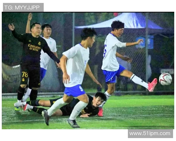 光着脚的足球明星如何在绿茵场上展现独特魅力与非凡技艺